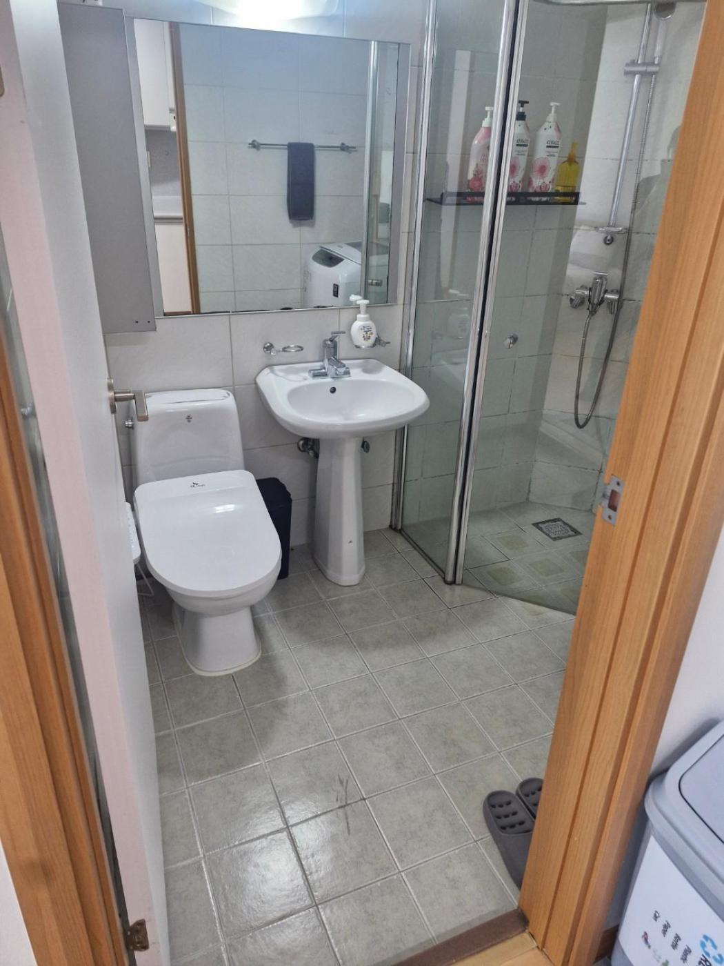 Hongdae Guesthouse 1Min From Hongik Uni Station Exit #1 Σεούλ Εξωτερικό φωτογραφία